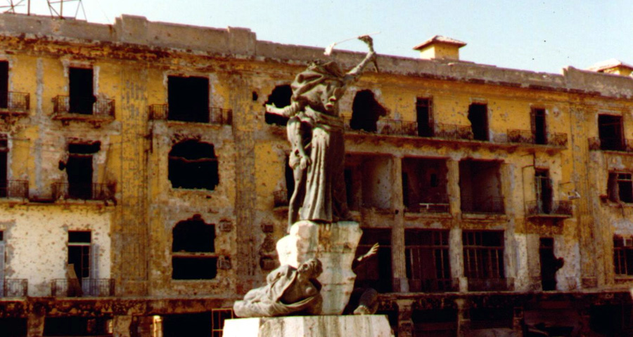 ساحة الشهداء لبنان 1982