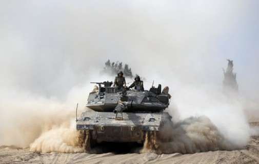 دبابة اسرائيلية في جنوب غزة، 7 يوليو 2014