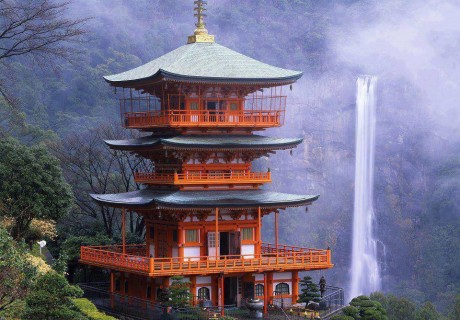 شلالات ومعبد ناشي اليابان