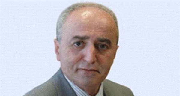 الكاتب جهاد الزين