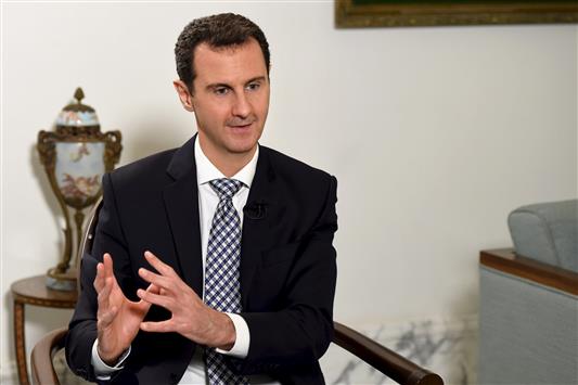 صورة وزعت أمس للأسد خلال المقابلة مع صحيفة "الباييس" الإسبانية (رويترز)