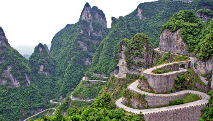 الطريق المخيف للوصول الى جبل تيانمن في الصين