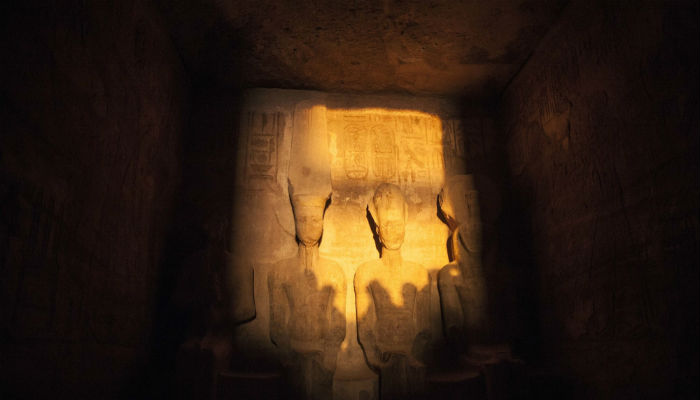 تعامد الشمس على وجه رمسيس الثاني في معبد أبو سمبل