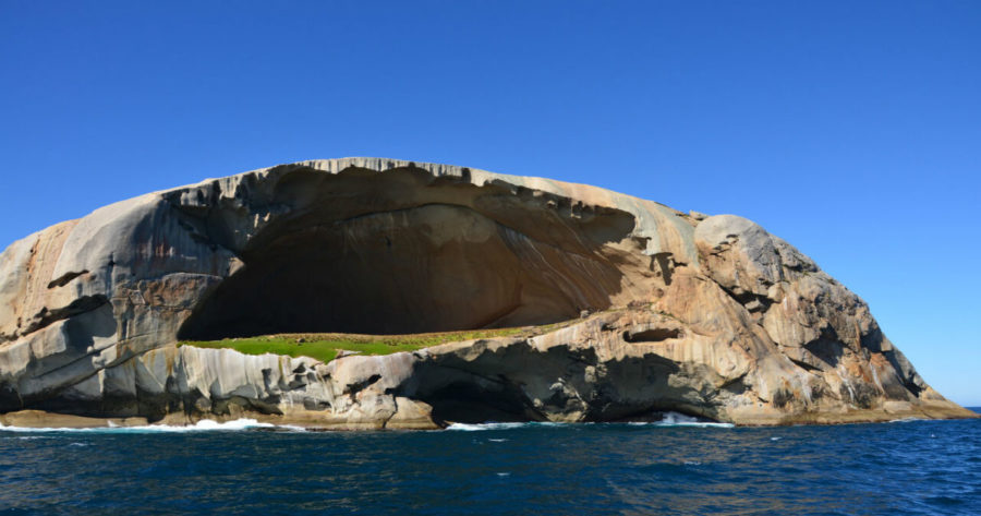 جزيرة كليفت أو صخرة الجمجمة في أستراليا