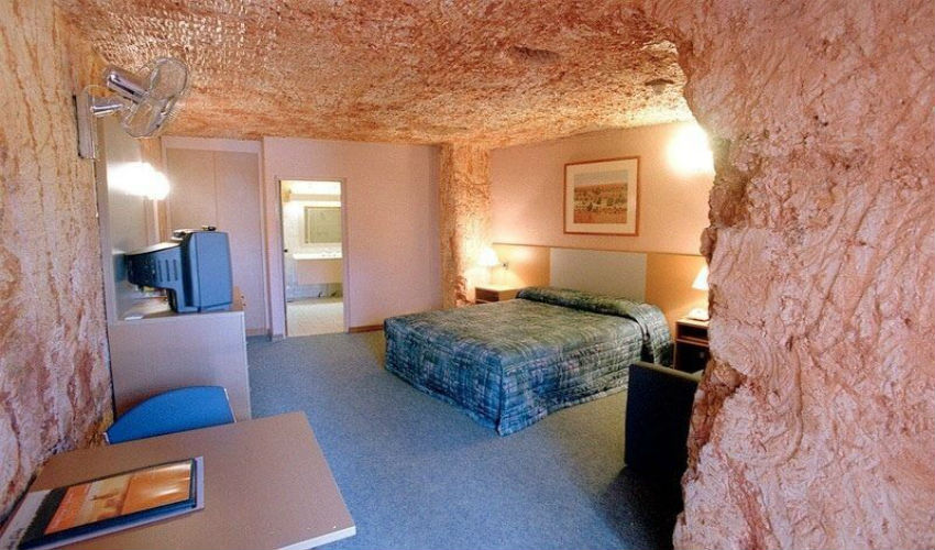 غرفة نوم من فنادق كوبر بيدي تحت الأرض