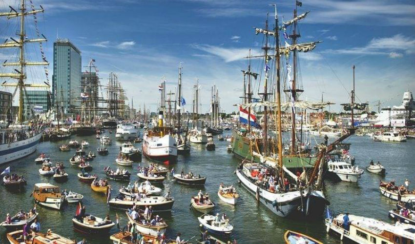 مهرجان السفن في أمستردام في قناة بحر الشمال