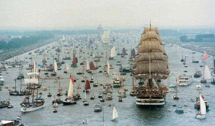 مهرجان السفن في أمستردام في قناة بحر الشمال