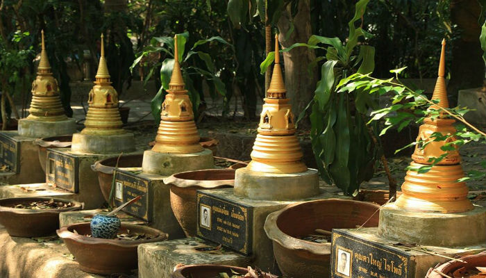 المدافن الأثرية في معبد التنين في تايلاند