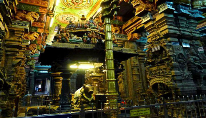 معبد ميناكشي من الداخل في الهند