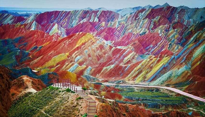 قوس قزح الصين-جبال دانكسيا الملونة 