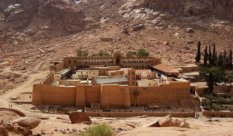 دير «سانت كاترين» أقدم دير في العالم موجود في سيناء-مصر
