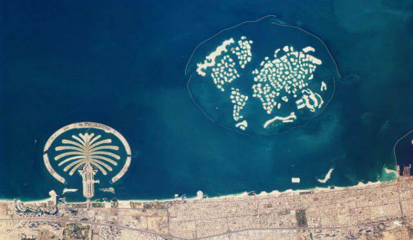 «جزيرة النخلة» و «جزر العالم الصناعية» في دبي-الإمارات