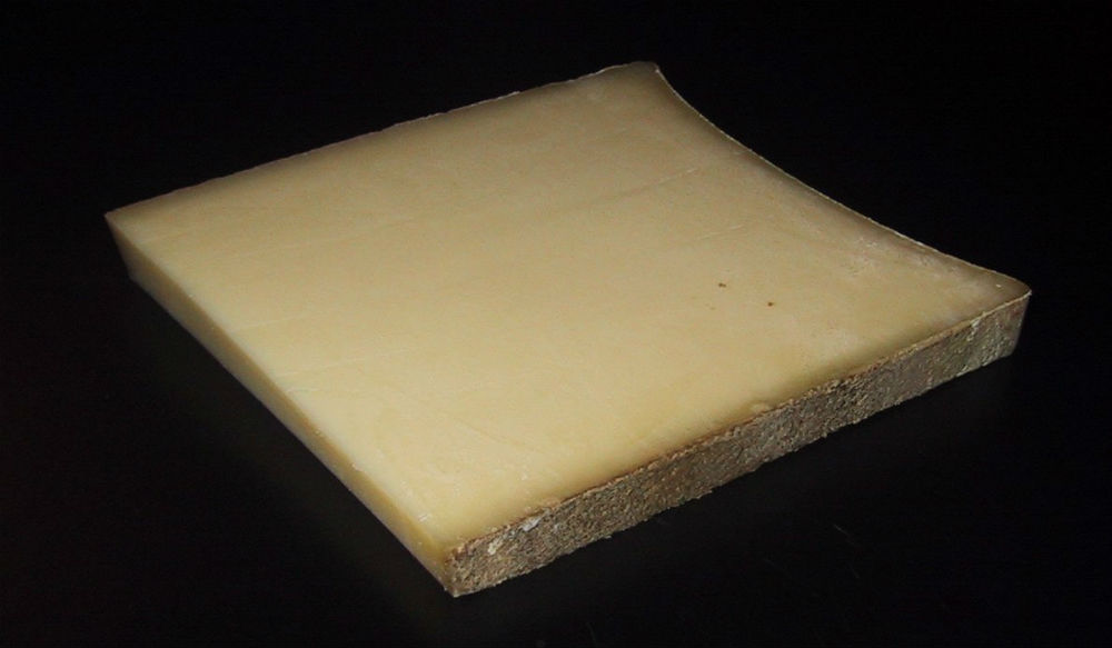 جبنة «Beaufort D’Ete» بسعر 110 دولارات للكيلوغرام، تعتبر الجبنة المميزة لعشاق الفوندو إذ تسمى أيضاً بجبنة «أمير غرويير»، وهو حبن جبلي مصنوع من الحليب البقري، على عكس أنواع الجبنة التي يتم إنتاجها في «غرويير» التي لا تحتوي على الثقوب، أما بالنسبة لطعمها فهي مميزة جداً.