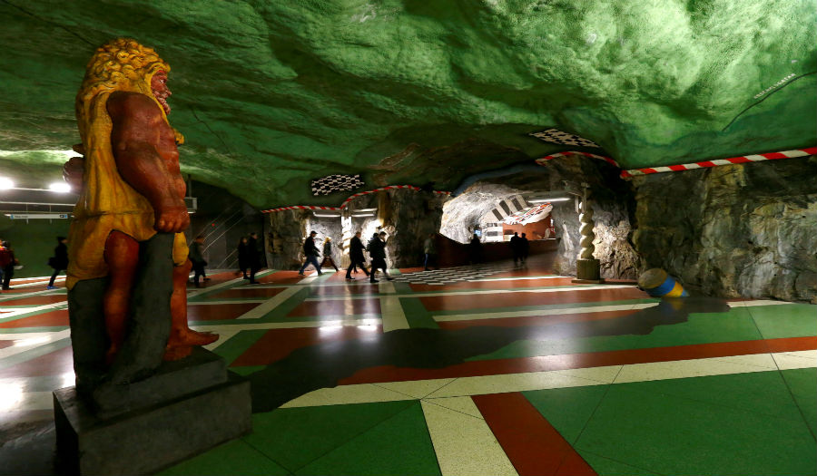 تصميم رائع في مترو «ستوكهولم» في السويد تحت الأرض
