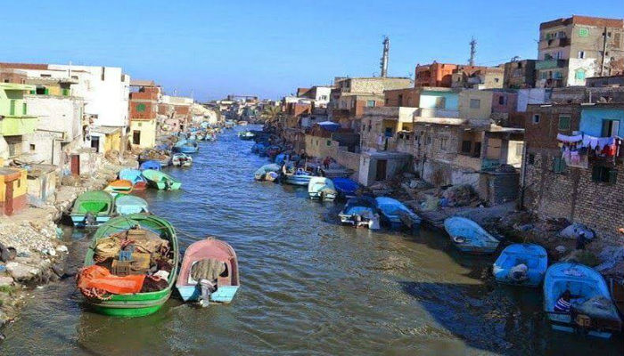 القوارب الصغيرة في حي المكس في الإسكندرية 