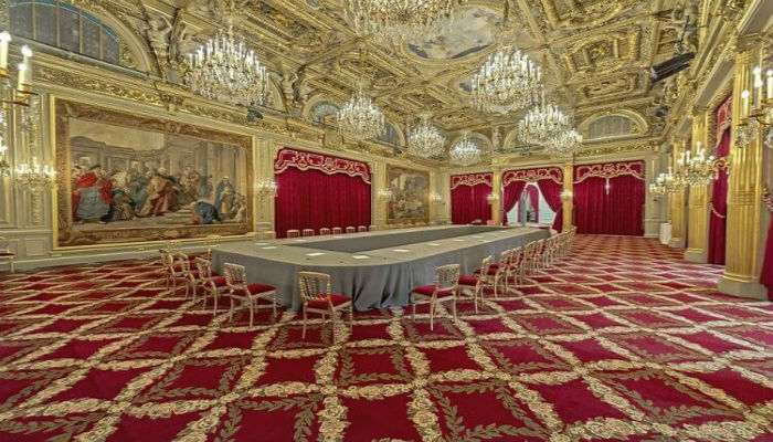 قاعة إجتماعات داخل قصر «كولومينسكوي» الخشبي في موسكو