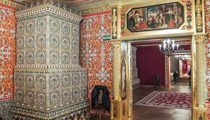 من داخل قصر «كولومينسكوي» الخشبي في موسكو