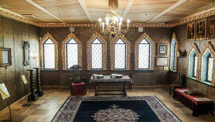 مكتب داخل قصر «كولومينسكوي» الخشبي في موسكو