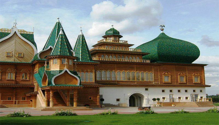 قصر «كولومينسكوي» الخشبي في موسكو