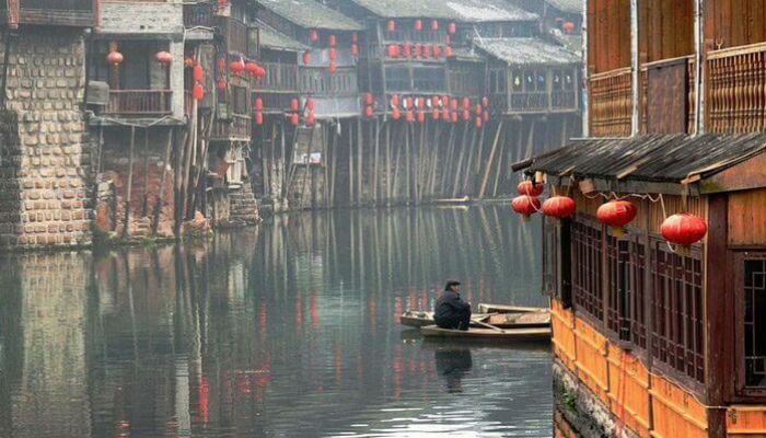 نهر «تيو جيانغ» في مدينة «فانغهوانغ» في الصين