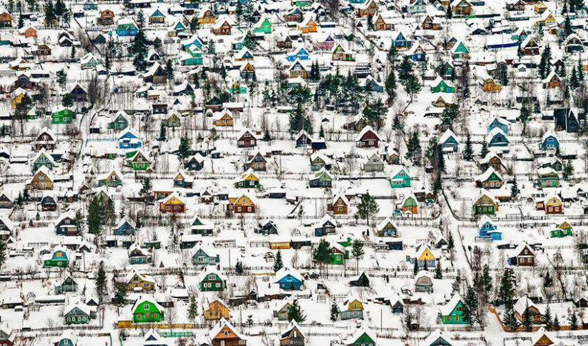 منازل ملونة مغطاة بالثلوج حصلت على جائزة "سيينا" العالمية لعام 2018.