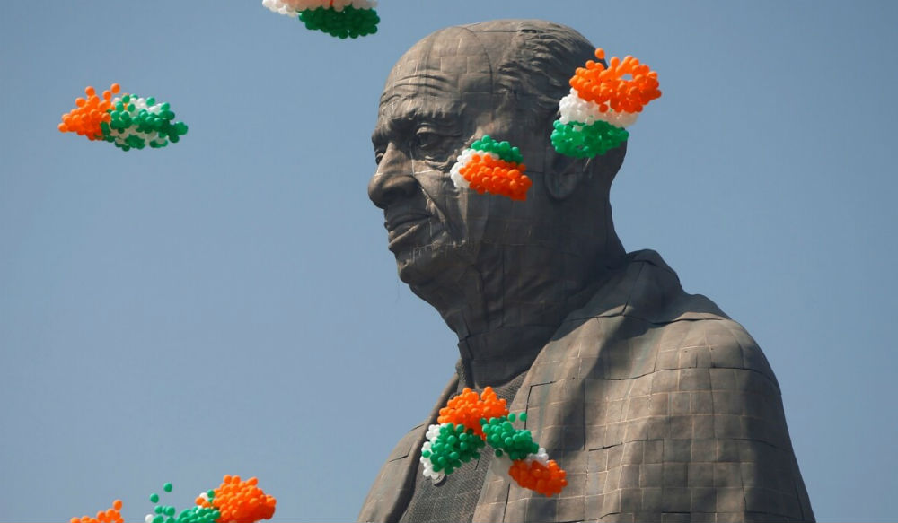 إحتفال مدينة جوجارات الهندية بأطول تمثال في العالم للسياسي «ساردار فالابهاي باتل»