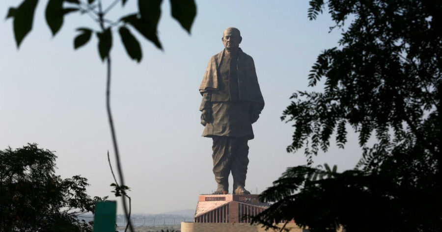 أطول تمثال في العالم في مدينة جوجارات الهندية للسياسي «ساردار فالابهاي باتل»