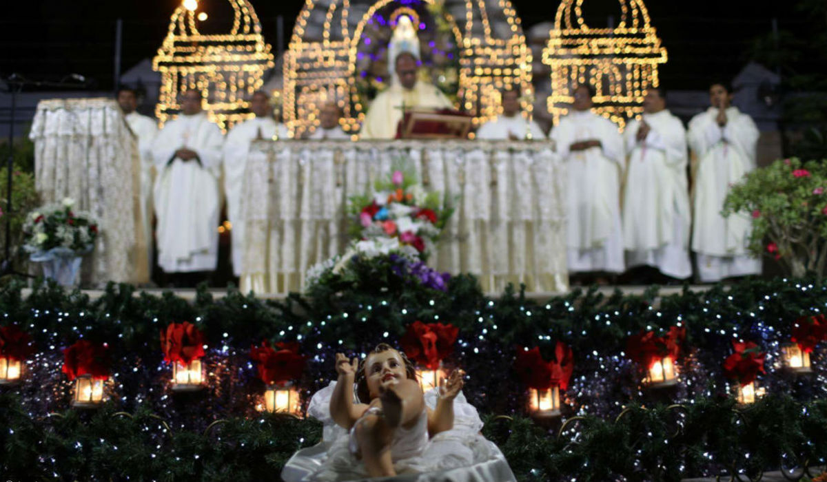 قداس، إحتفالاً بعيد الميلاد في كنيسة سانت ماري-دبي.