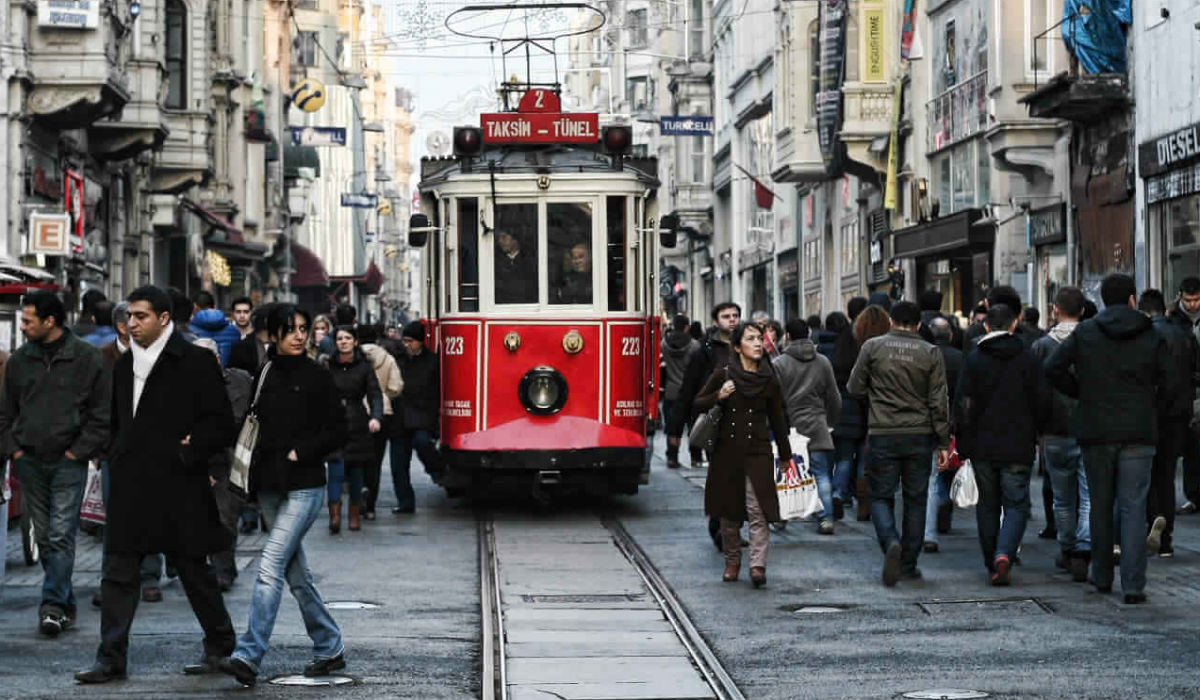 شارع الإستقلال تقسيم في اسطنبول-تركيا