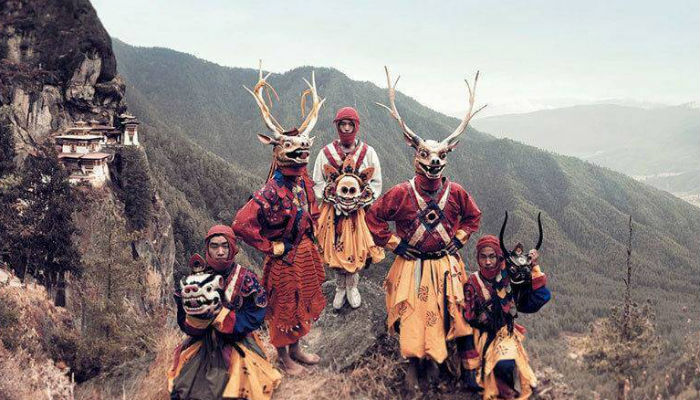 "الراقصون المقنعون" في بوتان