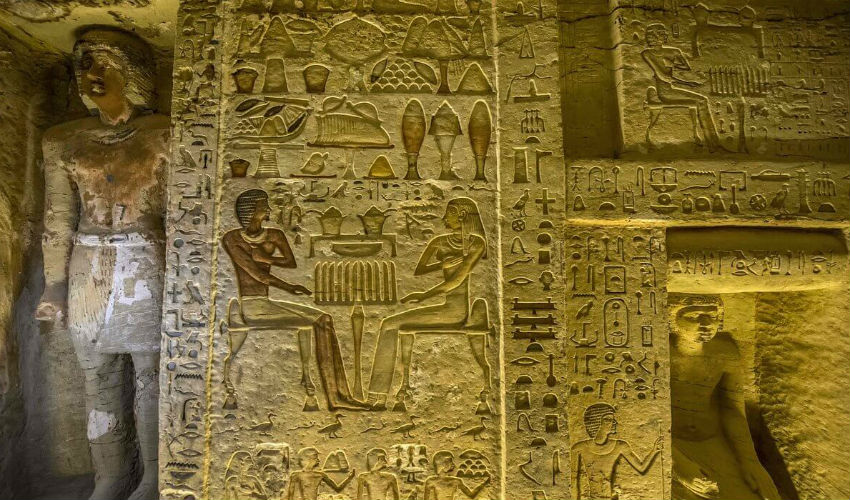توثيقات الحياة اليومية التي عاشتها الأسرة الخامسة في مصر القديمة وذلك في عهد الملك "نفر إر كارع".