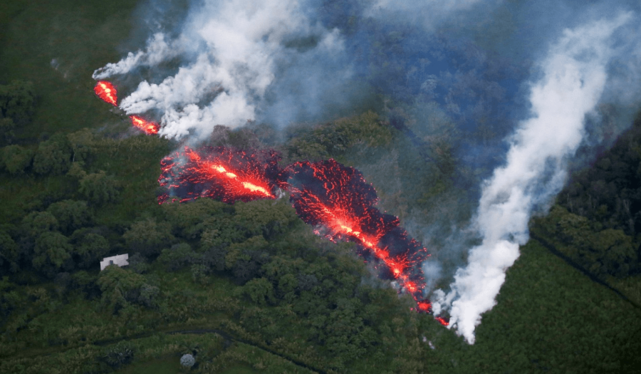 إندلاع الحمم البركانية في شرق ليلاني بـ"هاواي" وذلك أثناء ثوران بركان "كيلاوي".