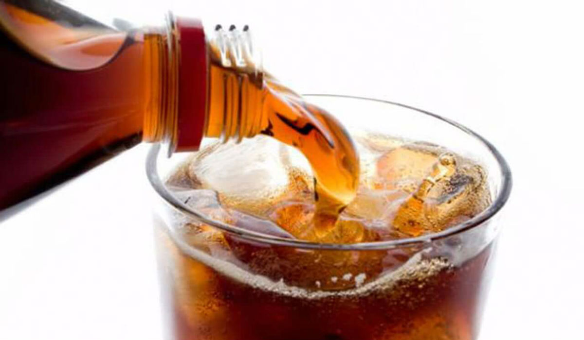  "المشروبات الغازية" هي مزيج من الألوان الضارّة والمواد الحافظة المحملة بالكثير من السكر، وبالتالي تساهم في زيادة خطر الإصابة بالسرطان.