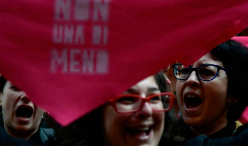 كذلك في إيطاليا سارت مظاهرات نسوية للمطالبة بحقوقهن في يوم المرأة العالمي.