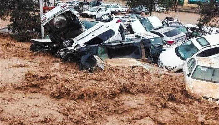 الفيضانات والسيول الجارفة التي أدت الى خسائر عديدة في إيران.