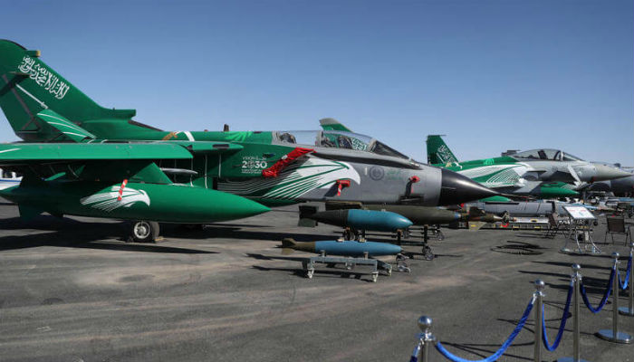 المقاتلة-القاذفة البريطانية الصنع "تورنادو" التابعة لسلاح الجو السعودي قي معرض الطيران السعودي الدولي.