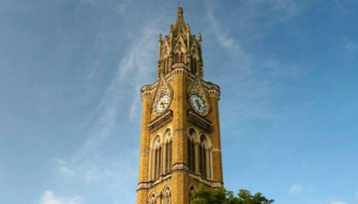 يصل ارتفاع "برج ساعة راجباي" الى حوالي 85 متر وهو يقع داخل حرم جامعة مومباي في الهند، صممه المهندس المعماري "يانجليزي" عام 1878 ليكون معلماً بارزاً في مومباي والهند.