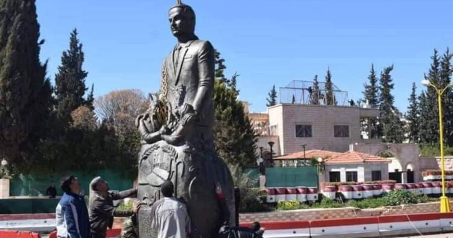 تمثال حافظ الاسد