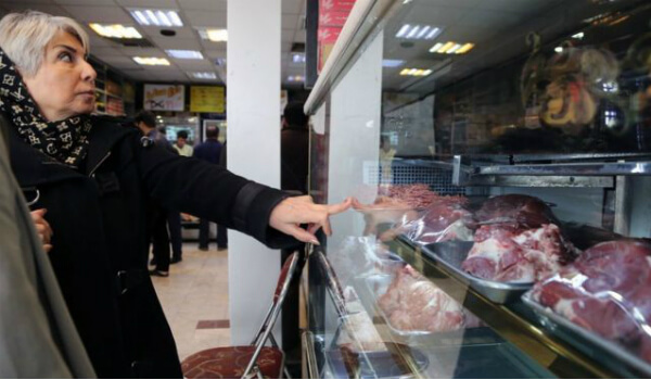 إرتفعت أسعار اللحوم الحمراء والدجاج بنسبة 57 في المئة في السنة الأخيرة في إيران.