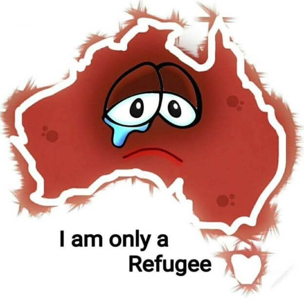 صورة لإحدى رسومات "علي دوراني"، على شكل خريطة أستراليا مرسومة على قميص أبيض بعينين تبكيان وكتب عليها تعليقاً بعنوان "أنا مجرد لاجئ".