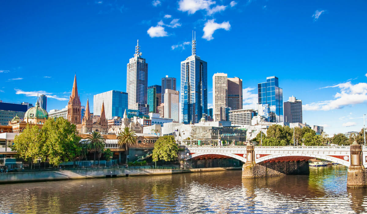 وأتت مدينة ملبورن في أستراليا في المرتبة السابعة، حيث يبلغ متوسط دخل الفرد فيها 3,344 دولاراً شهرياً.