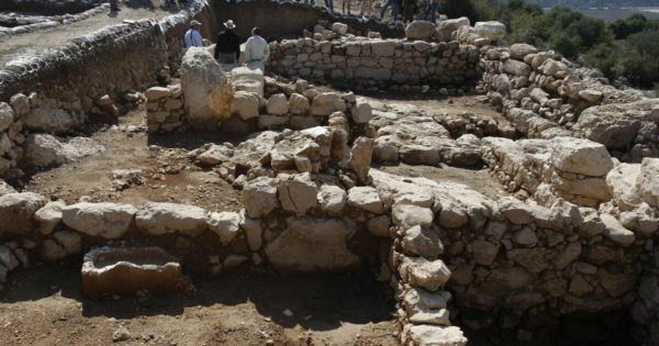 مدينة قديمة بفلسطين عمرها 3000 سنة يعتقد البعض انها كانت موطناً للعملاق "جالوت"