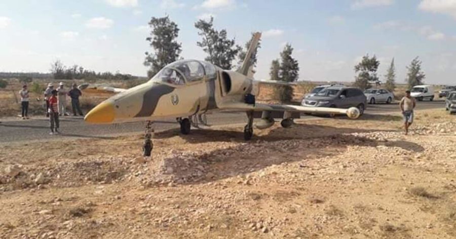 طائرة حربية ليبية هبطت في تونس