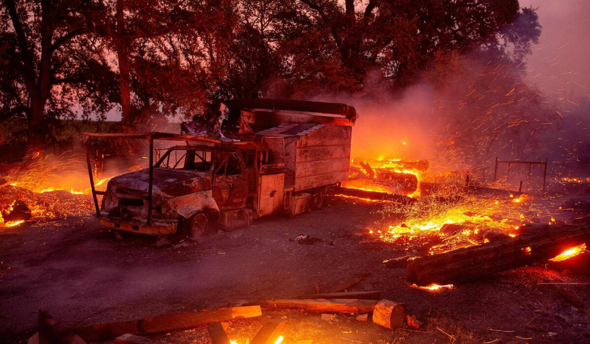 حريق "كينكيد" في كاليفورنيا