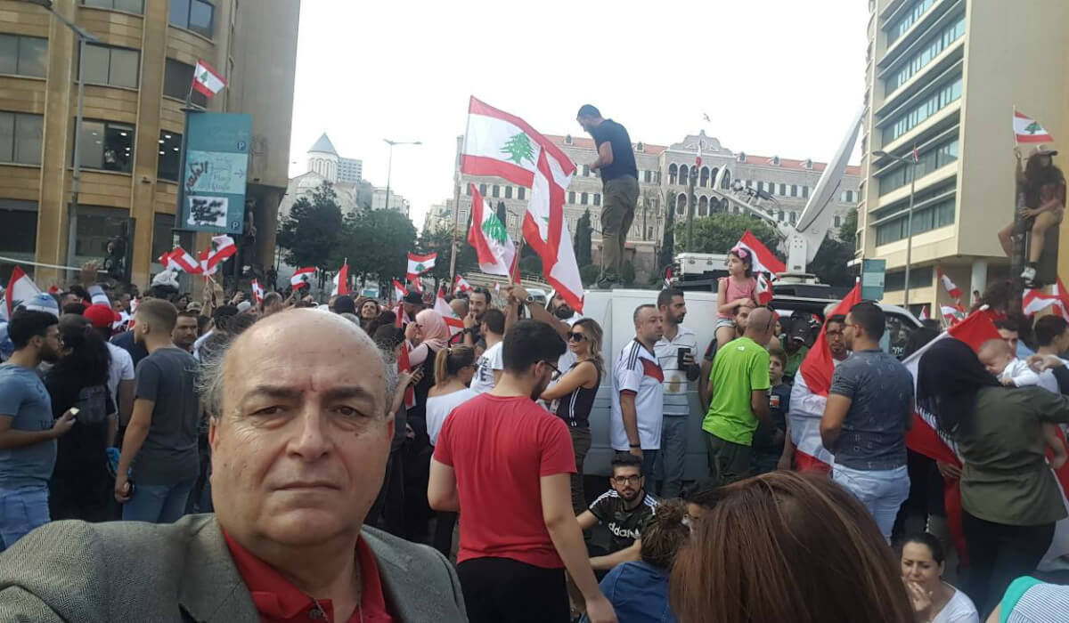 حارث سليمان أثناء التظاهرة في بيروت
