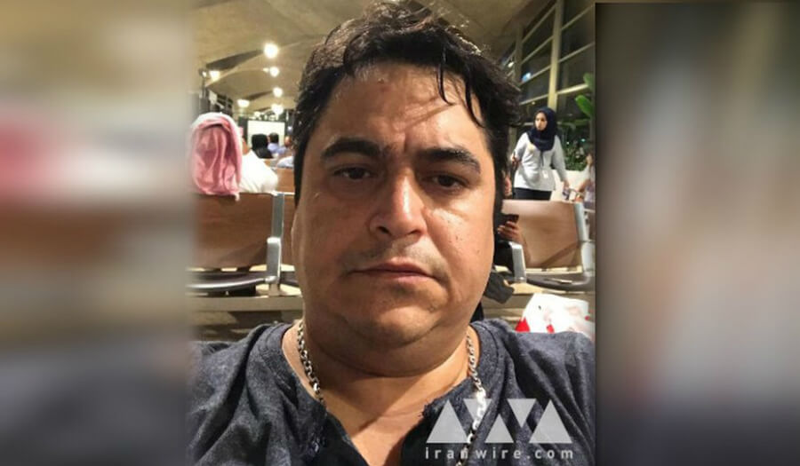 صورة سيلفي أرسلها روح الله زم إلى زوجته من قاعة الترانزيت في مطار عمان قبل توجهه إلى بغداد