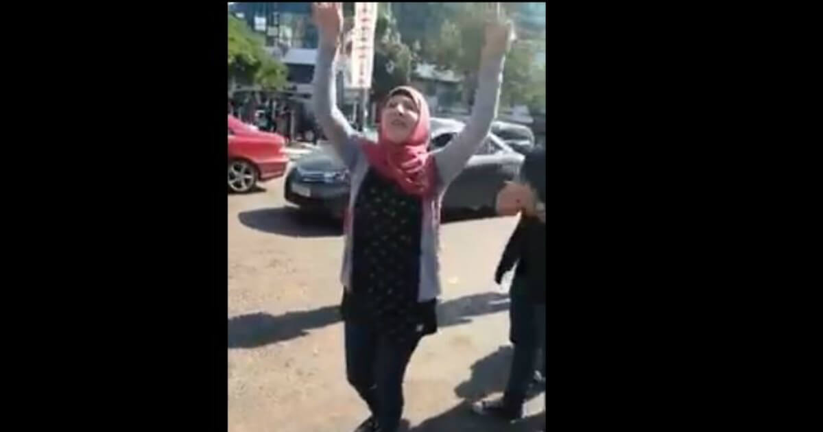 قريبة بري
