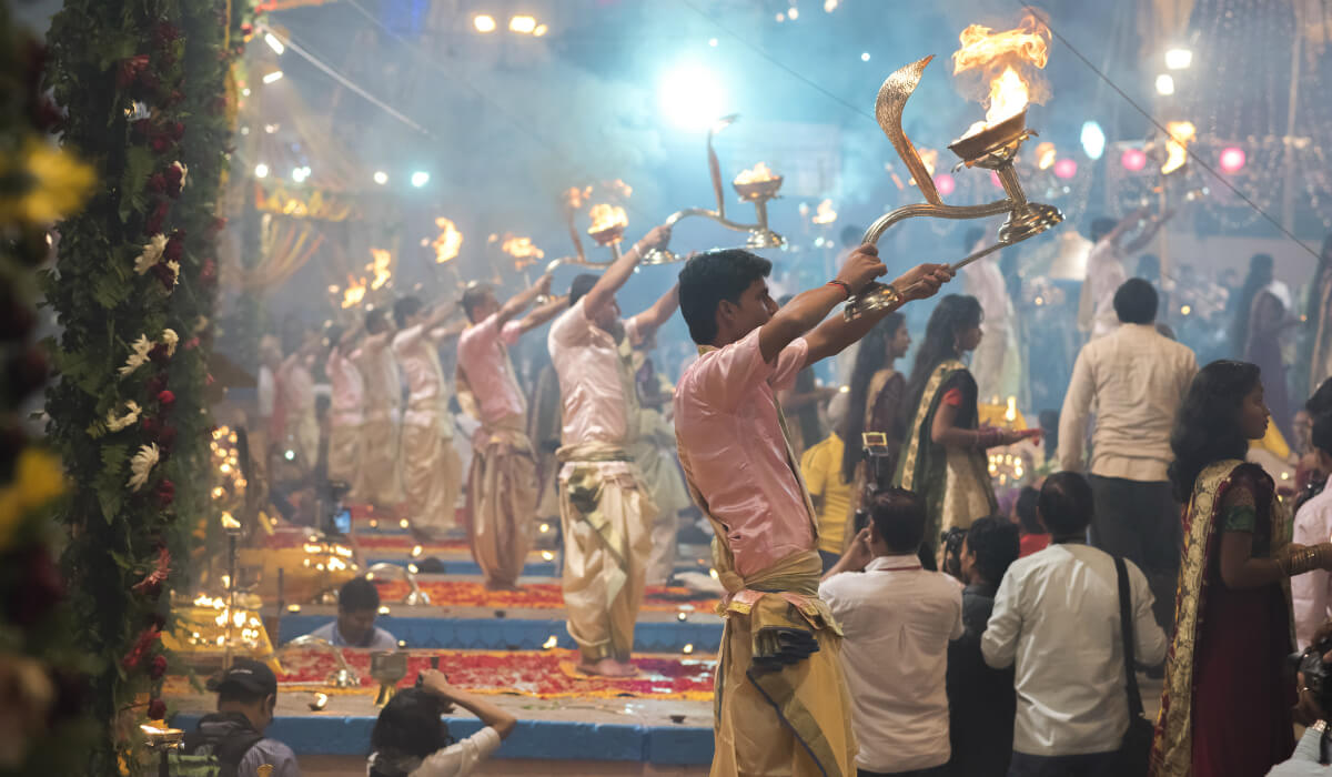 الرقص على الجثث في مدينة فاراناسي الهندية