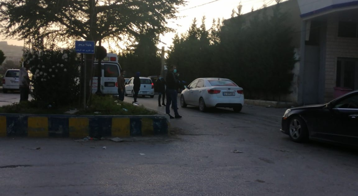 حاجز بلدي في بلدة مجدل عنجر