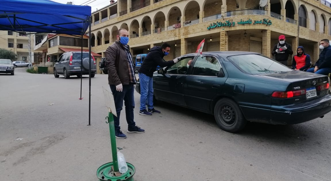 الحواجز مستمرة على مداخل القرى في البقاع